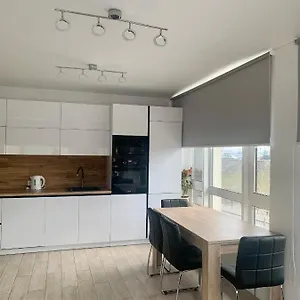New 3 Near The Metro Station Апартаменты